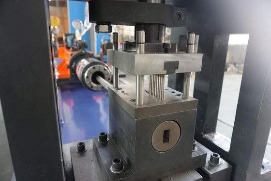 Otomatik boru deliği delme makinesi CK60CNC-3 Yüksek hassasiyetli CNC delme