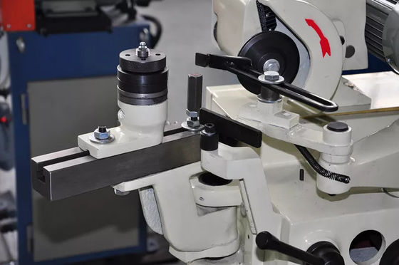 4200rpm Otomatik Çakmak Kılıfı Kesme Makinesi Döşeme Makinesi